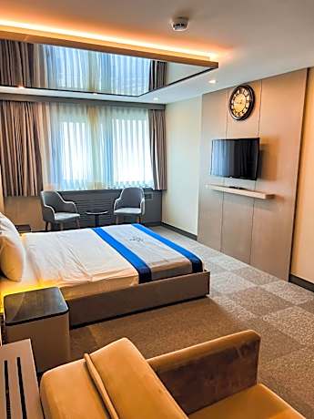 Deluxe Double Room with Jacuzzi (Annex Building)