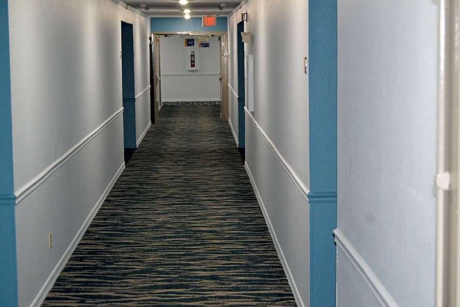 Days Inn and Suites by Wyndham Sikeston