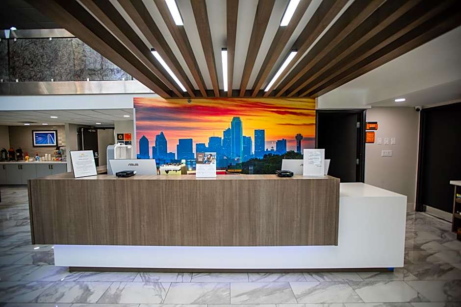 La Quinta Inn & Suites by Wyndham Dallas I-35 Walnut Hill