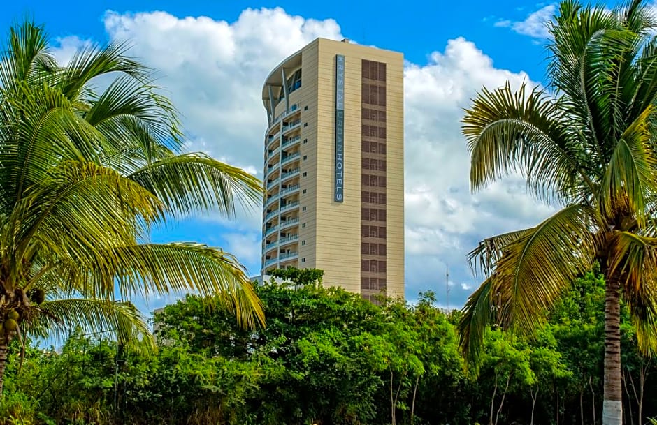 Krystal Urban Cancun-Malecon