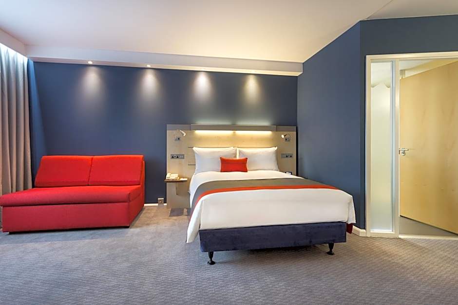 Holiday Inn Express London - Watford Junction By IHG