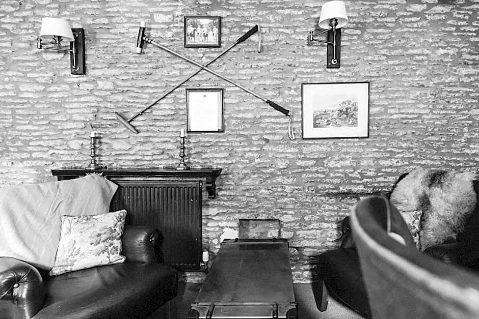 Cat and Custard Pot Inn