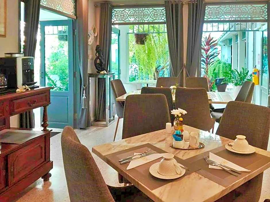 Villa Amphawa