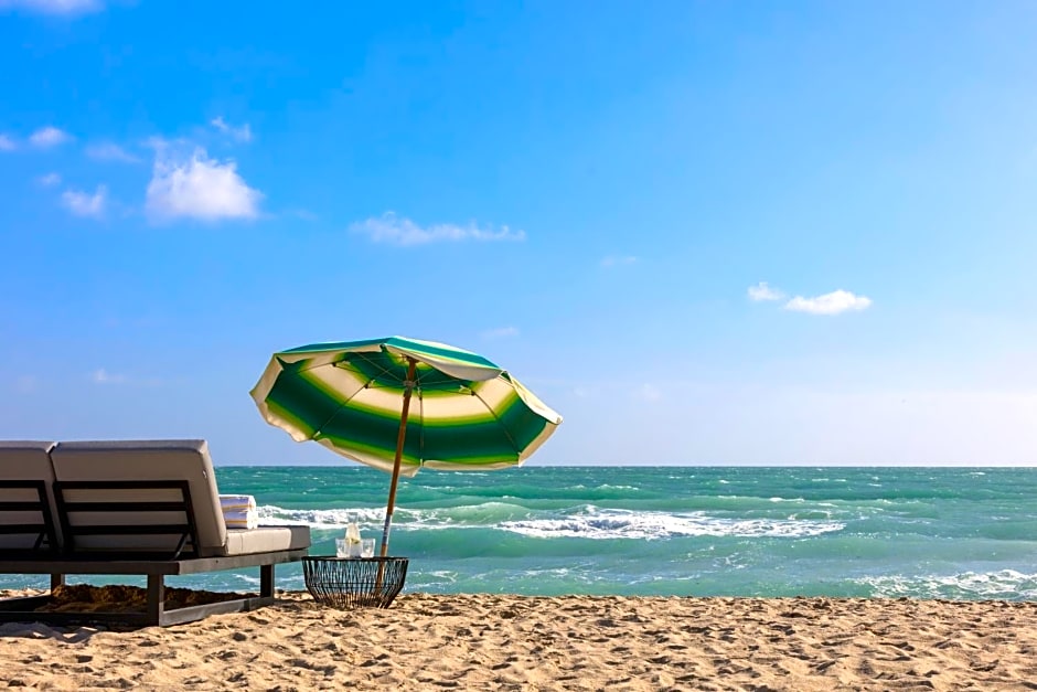 Kimpton Surfcomber Hotel, an IHG Hotel