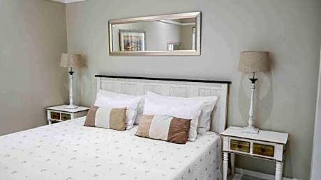 Deluxe King or Twin Room