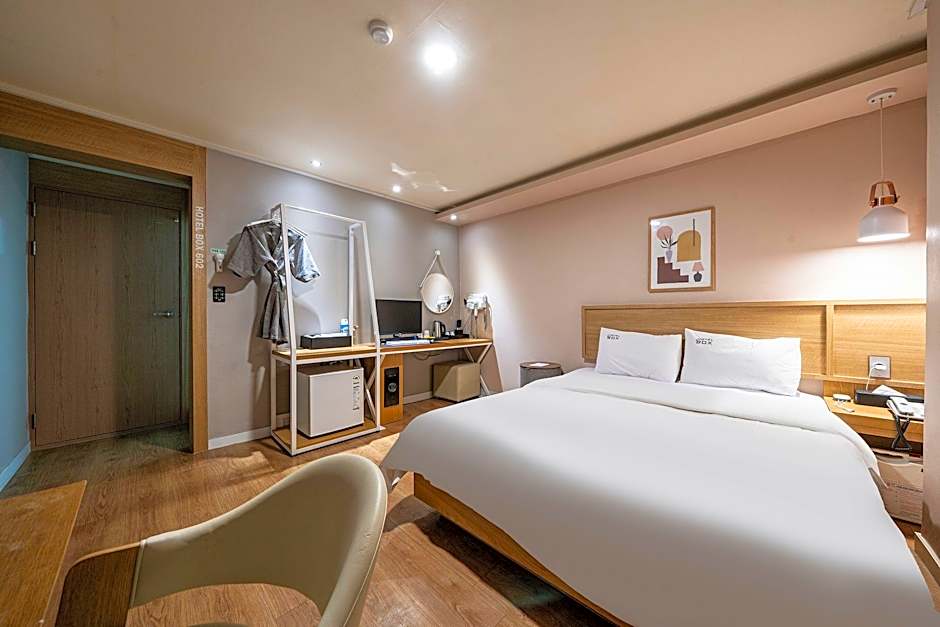 hotel box