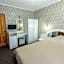 Hotel Mir