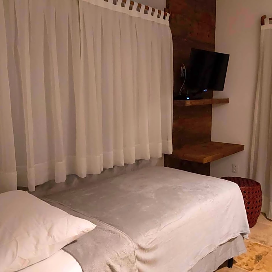 Pousada Flor de Lena- suíte Lírio -Icaraizinho