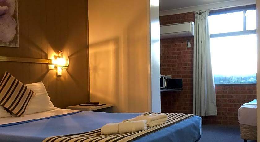 Riverview Motor Inn