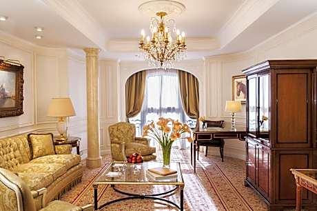 Presidential Suite (1 King Bed)