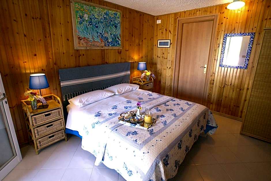 Photo 1 of 4 of Quadruple Room
