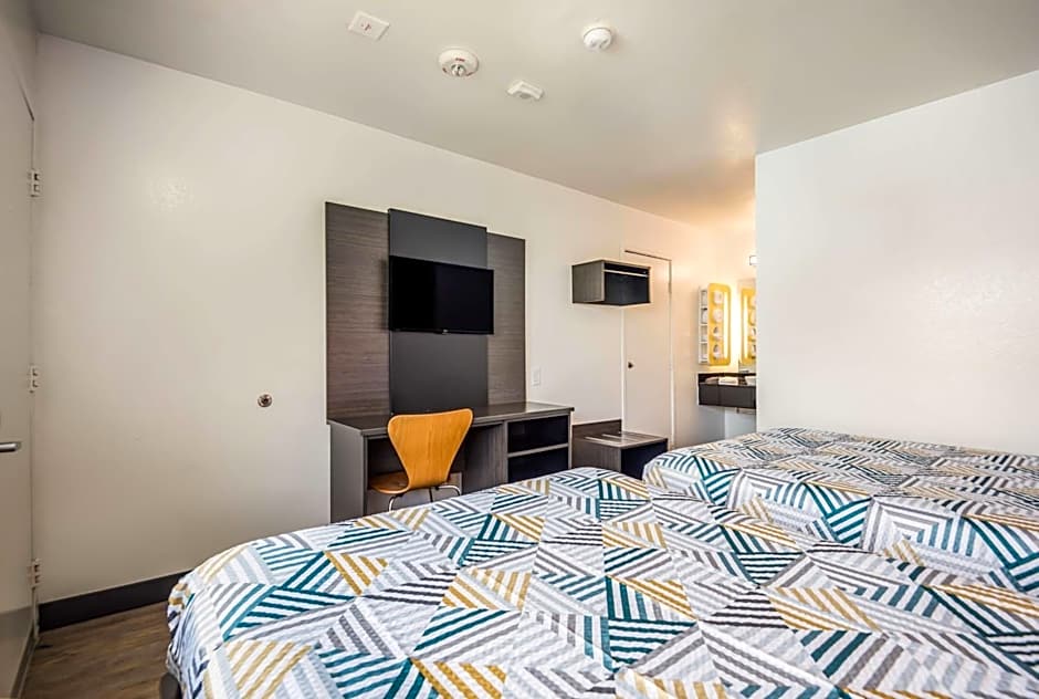 Motel 6-College Station, TX - Bryan