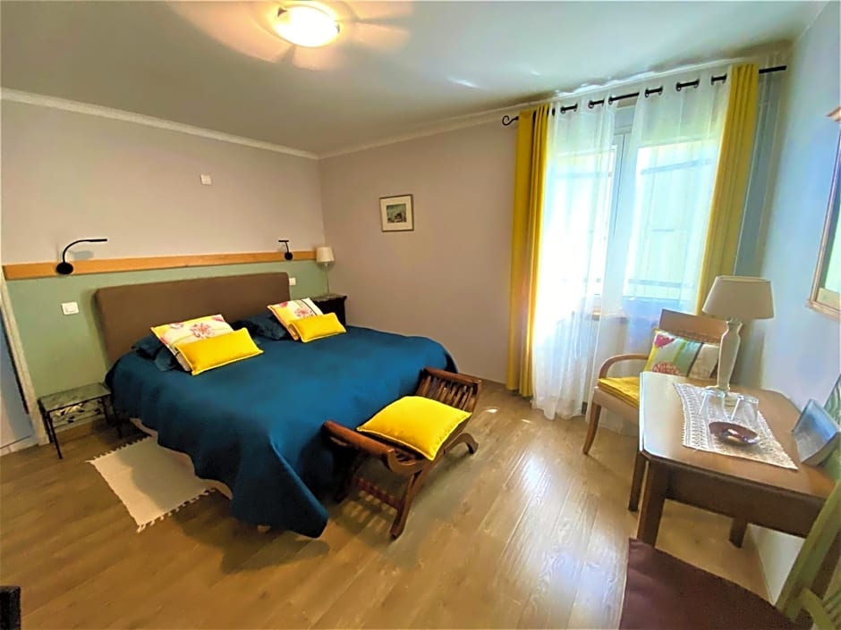Gîte de groupe 15 à 19p, parc, salle de réception - CHAMBRES D'HOTES en semaine
