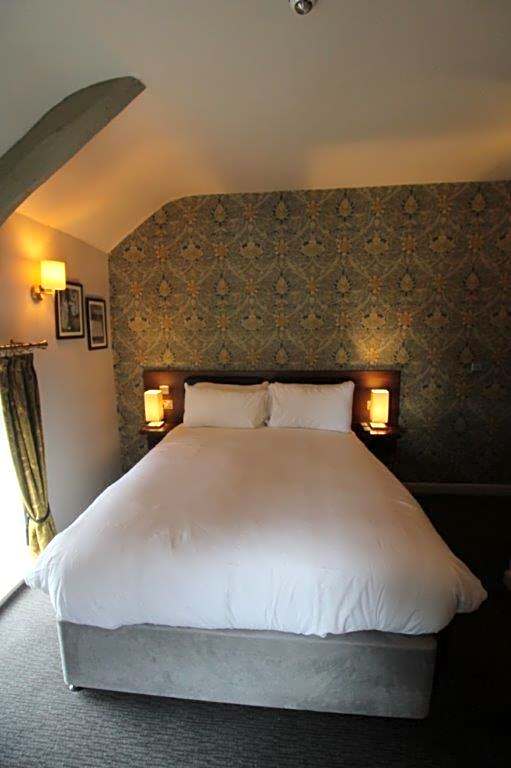 rooms @ the dolau inn