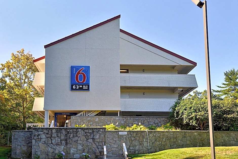 Motel 6-Nashua, NH - South