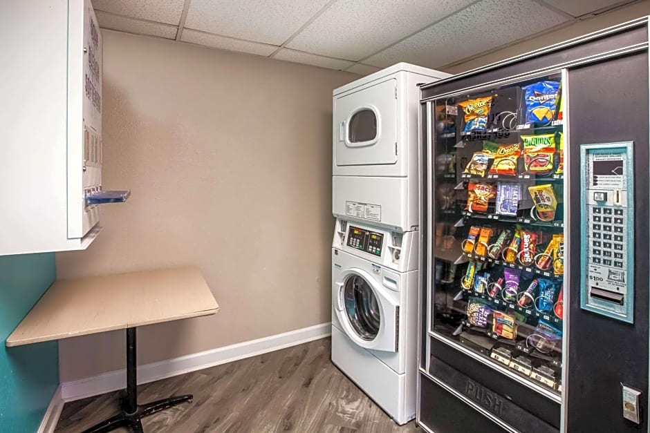 Travelodge by Wyndham Houston Hobby Airport