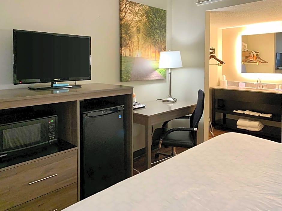Clarion Pointe University/Expo