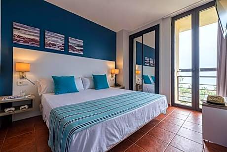 Suite with Sea View (2 Adults + 3 Children)