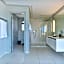 Amara 2 -Designer Penthouse with Solar Power
