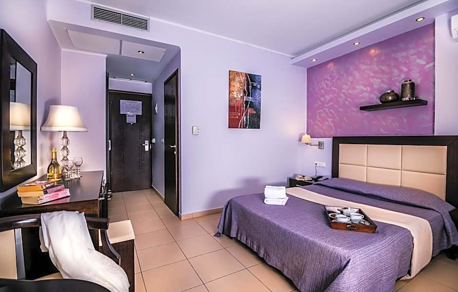 Photo 1 of 8 of 1 Double Bed or 2 Beds