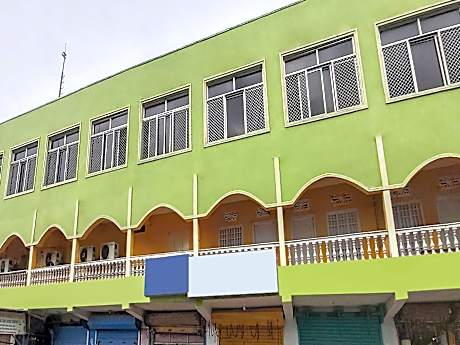 OYO 84522 Tripureswari Guest House