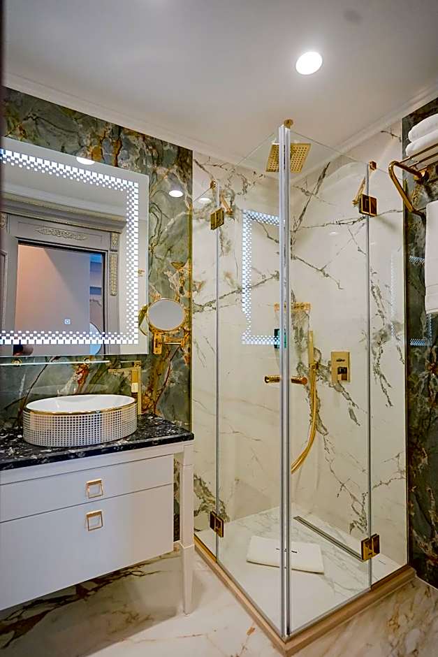 W Regal Boutique Hotel&Spa