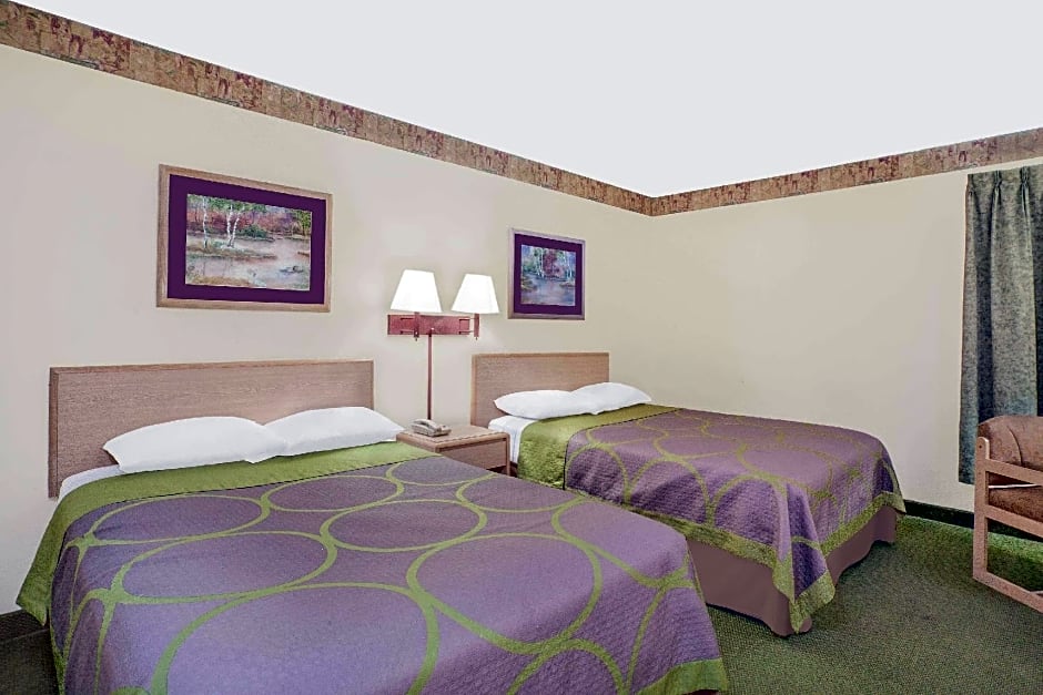 Super 8 by Wyndham Monticello