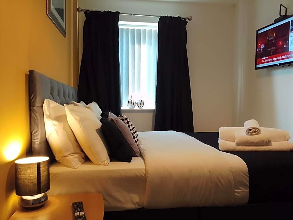 Cosy Stay in Walsall by Ideal Home