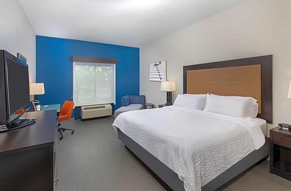 Holiday Inn Express & Suites - Cleveland Northwest By IHG