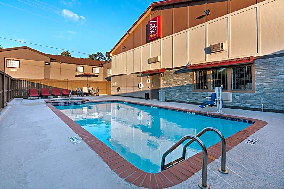 Red Roof PLUS Huntsville