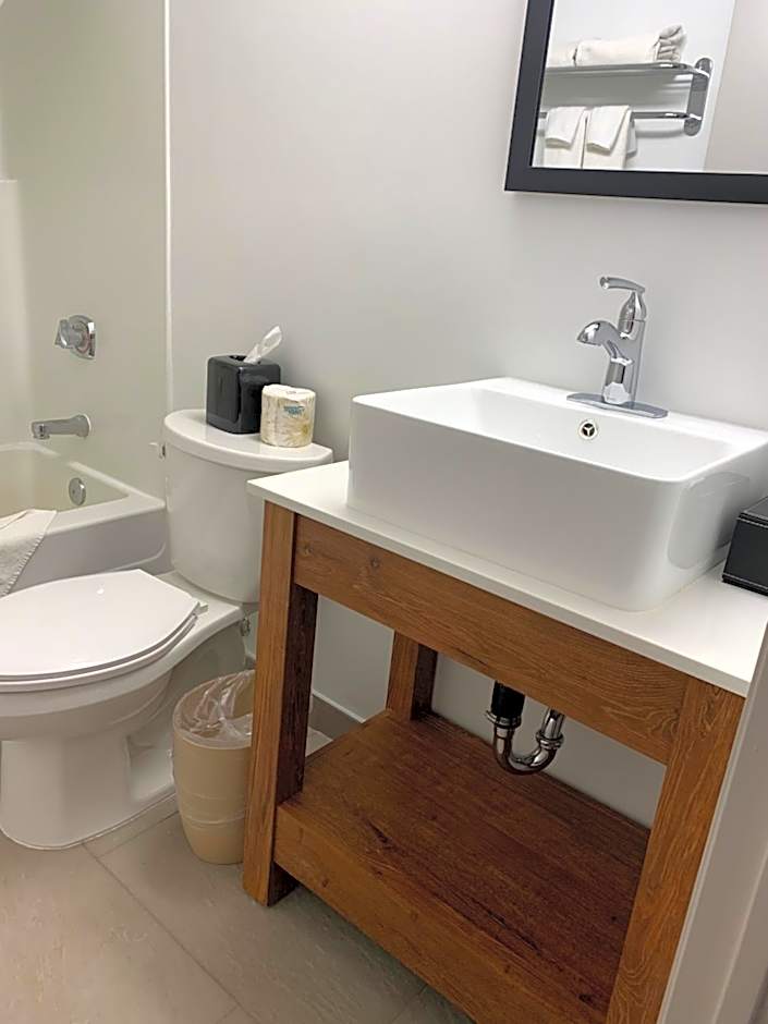 Travelodge Suites by Wyndham Regina - Eastgate Bay