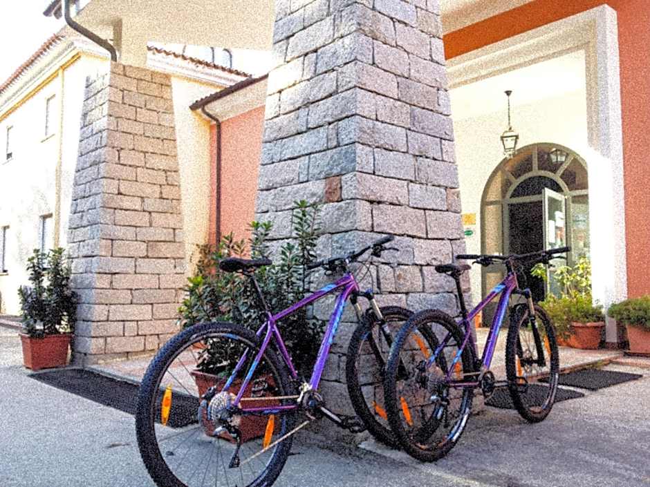 Pausania Inn