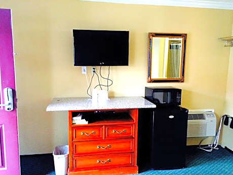 Queen Room - Smoking