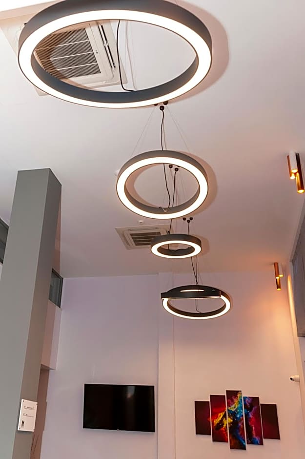 Meni Hotel & Apartments UNDER NEW MANAGEMENT