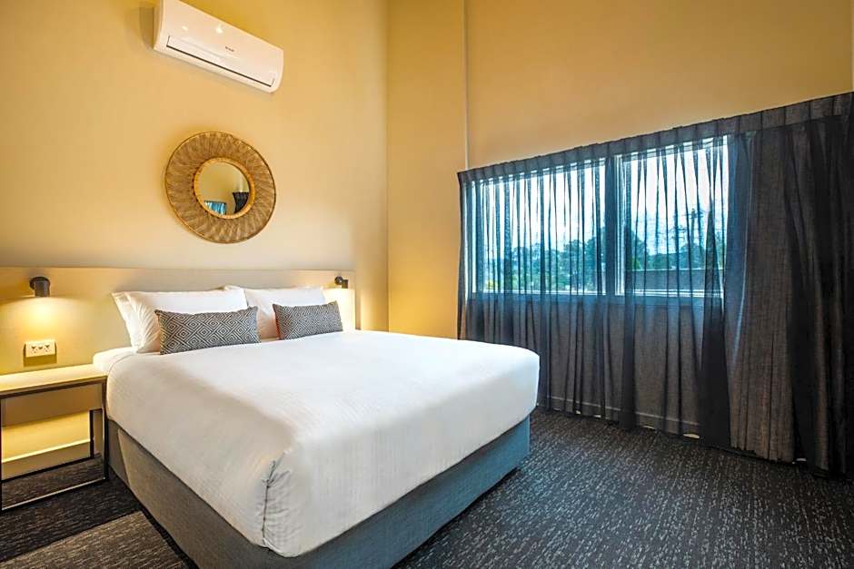 Nightcap at Manhattan Hotel