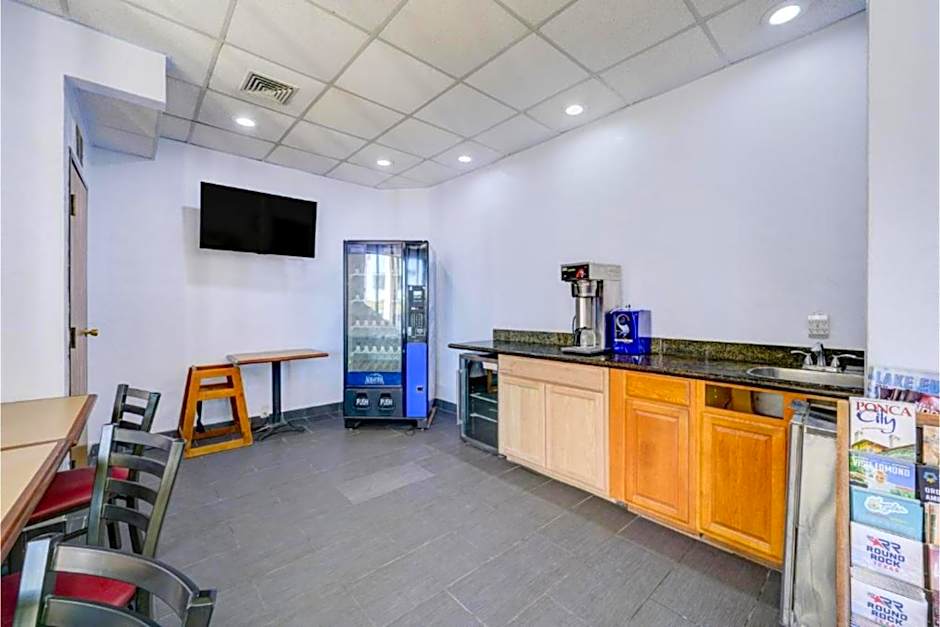 Capital O Travelers Inn Lawton Fort Sill