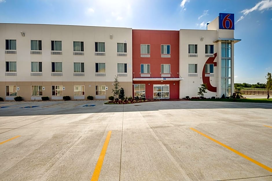 Motel 6-Tulsa, OK