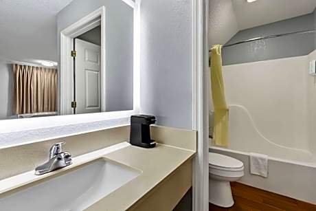 Standard Queen Room with Two Queen Beds- Non Smoking