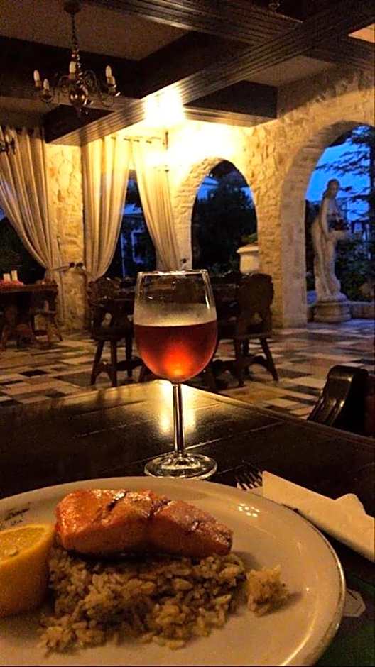 Hunter Prince Castle Hotel