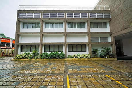 Super Townhouse Mookkannoor Tourist Home