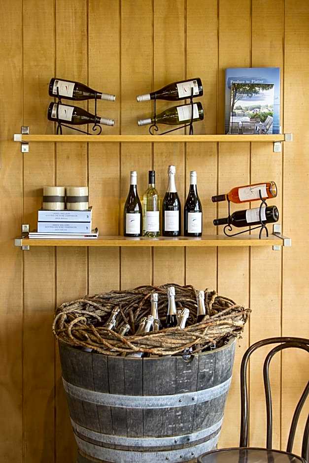 Lancemore Lindenderry Red Hill