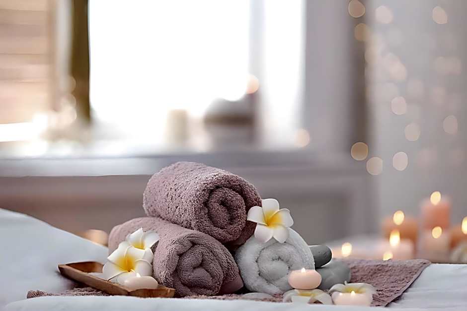 Modi Yoga Retreat - A Luxurious Yoga Retreat on the banks of Ganges