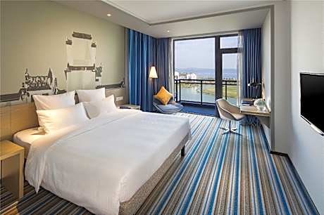 Superior Room 1 King Bed