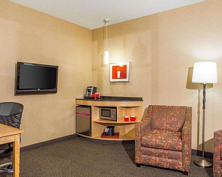 Cambria Hotel Traverse City