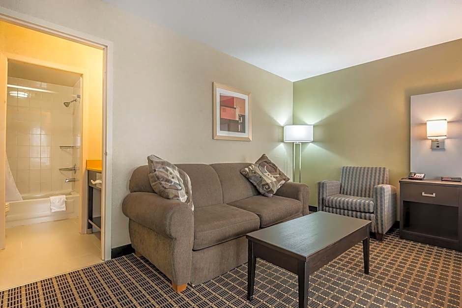 Quality Inn & Suites Windsor