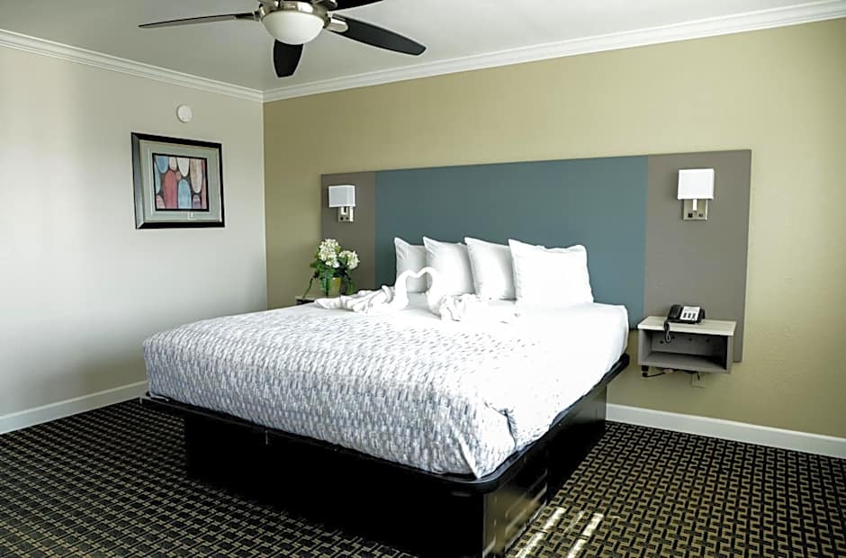 Sea Breeze Inn - San Simeon