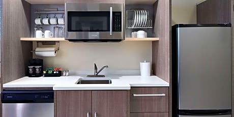 Studio Queen Bed Non Smoking