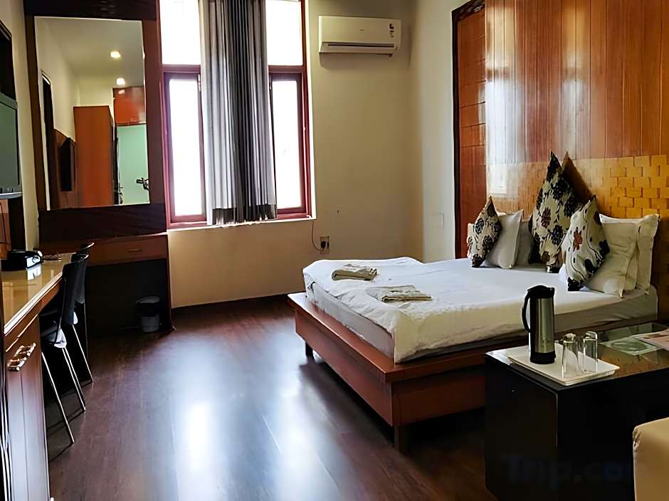 Hotel Mandakini Plaza