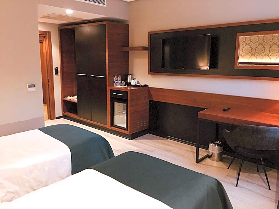 Grand Vaves Otel