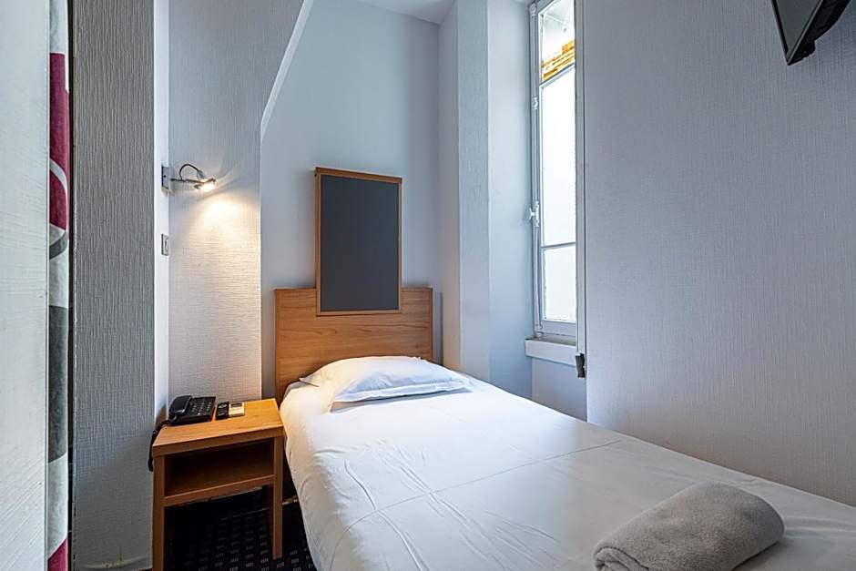 Modern Waikiki Hotel